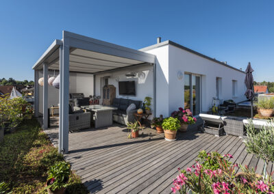 Dachterrasse in 12-Familienhaus in Magstadt, gebaut von der Steegmüller Wohnbau GmbH