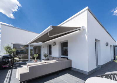 Dachterrasse in einem 11-Familienhaus in Sindelfingen, gebaut von der Steegmüller Wohnbau GmbH